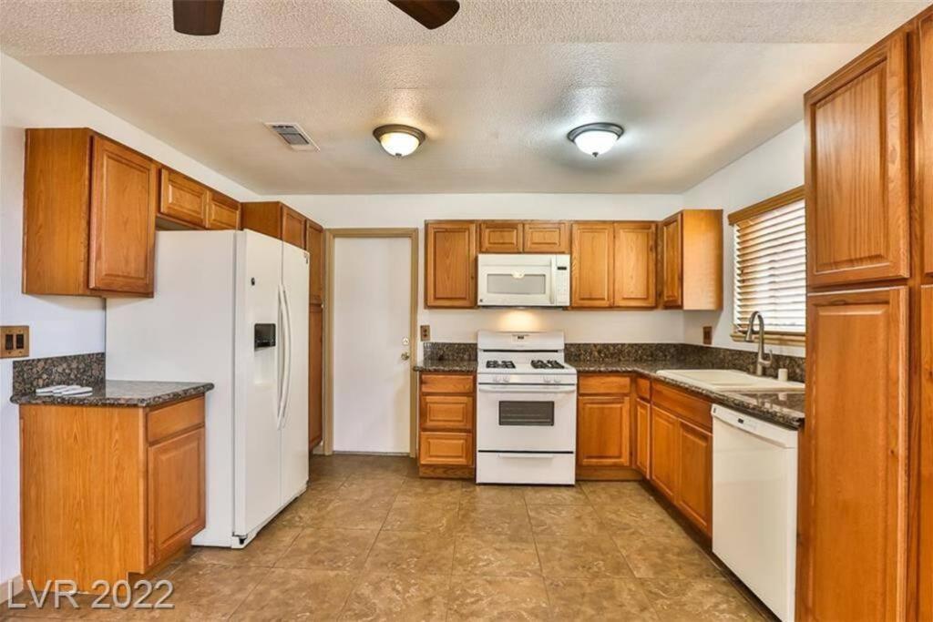 Centrally Located Spacious Vacation Hom 13 M Strip Las Vegas Exterior photo